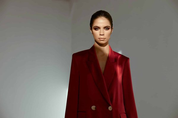 Comment styliser des pantalons chino pour un look décontracté mais élégant?